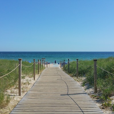 Instal·lació de passarel·les al mar
