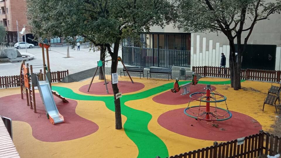 instalacio parcs infantils cautxu