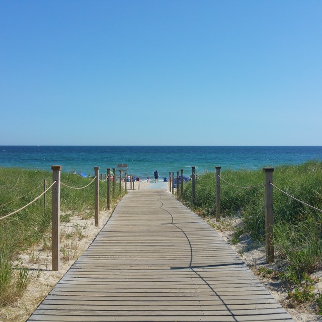 Instal·lació de passarel·les al mar